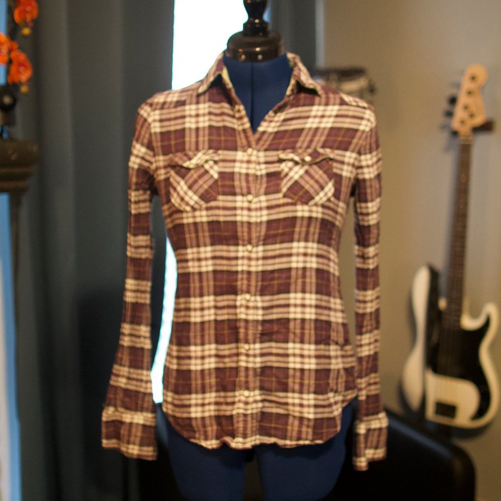American Eagle Pearl Snap Plaid - Size 8